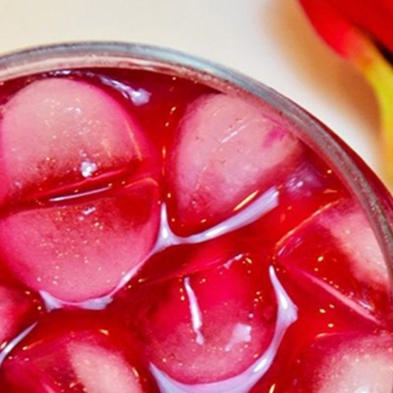 Thành phẩm siro dâu tằm với đá