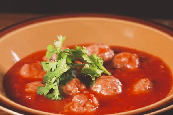 Thành phẩm xíu mại thịt heo sốt cà chua