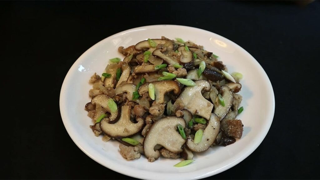 Thành quả món thịt băm rang nước mắm và nấm