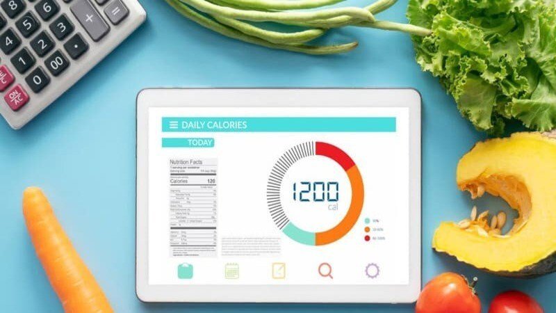 Theo dõi lượng calo nạp vào cơ thể để đảm bảo không vượt quá nhu cầu cần thiết