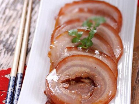 Mẹo nấu ngon hơn với cách làm thịt ba chỉ cuộn hấp chuẩn vị