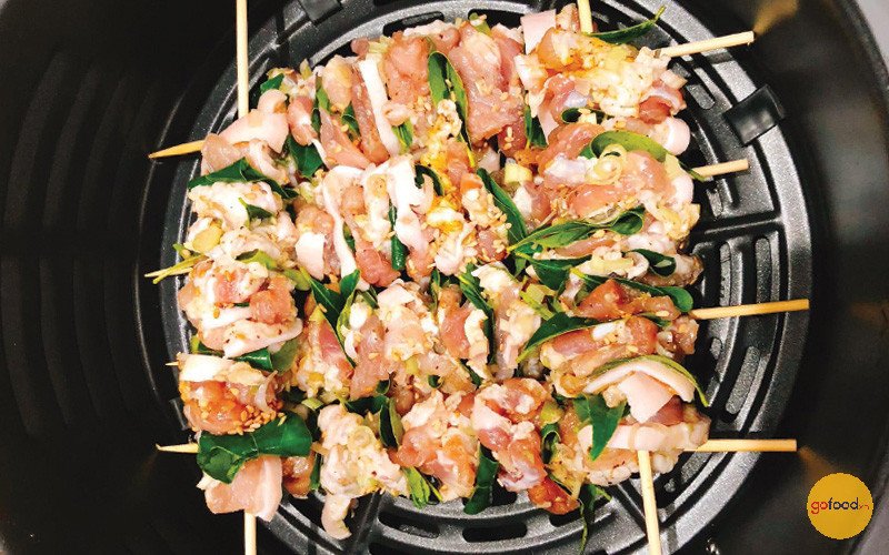 Thịt ba chỉ nướng lá mắc mật