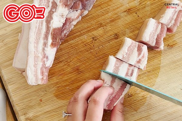 Thịt ba chỉ tươi ngon để làm món thịt kho trứng