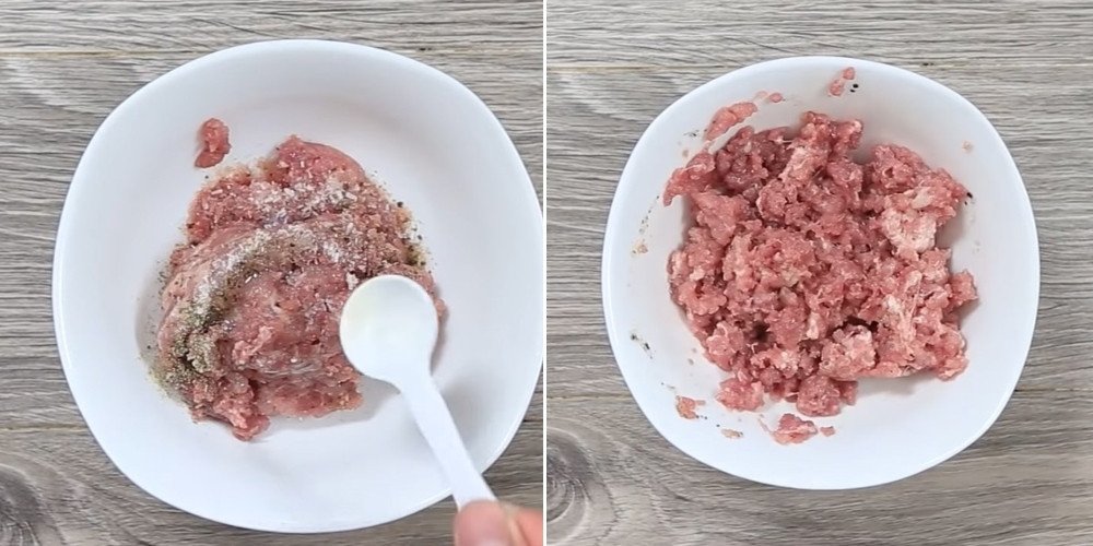 Thịt băm đang được ướp gia vị chuẩn bị xào