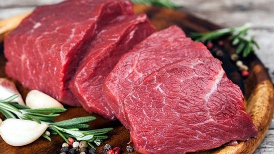 Thịt bò tươi ngon để chế biến món măng tây xào