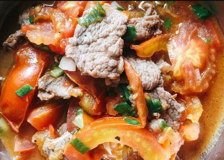 Thịt bò xào cà chua làm rất nhanh, món ăn cũng rất dễ ăn và hấp dẫn.