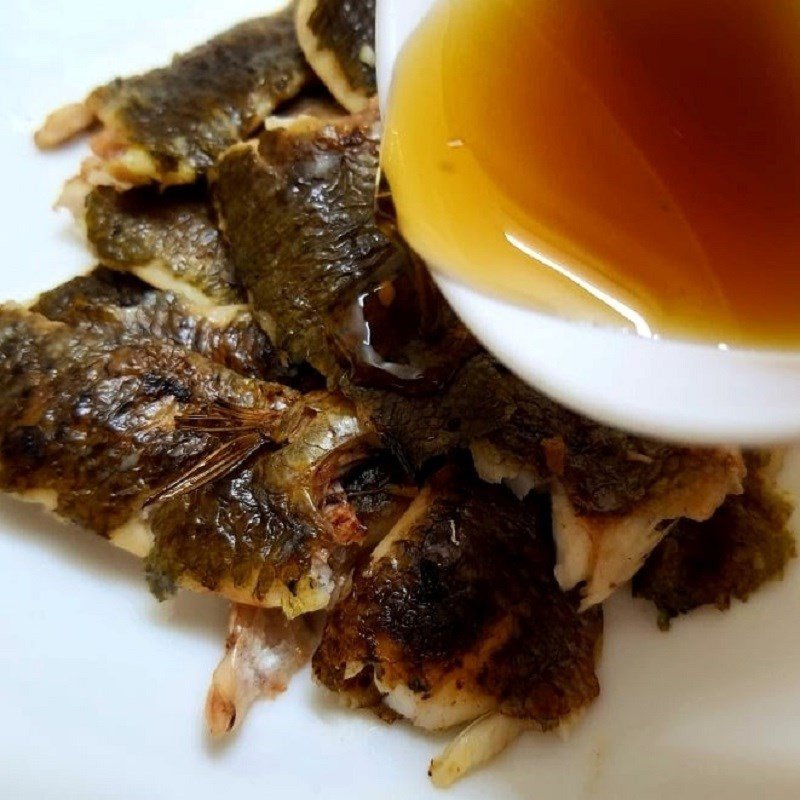 Thịt cá rô đã gỡ xương sau khi nướng