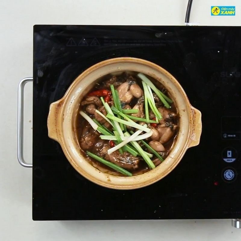 Thịt ếch kho Singapore đậm đà, hấp dẫn