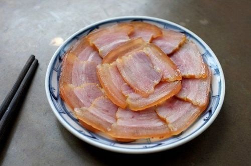 Thịt heo ngâm mắm thành phẩm trên đĩa