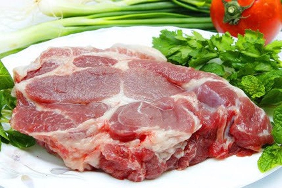 Thịt nạc vai tươi ngon để làm chả thịt nướng