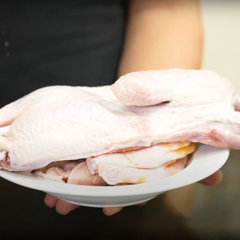 Thịt ngan đã sơ chế sạch sẽ, sẵn sàng cho món giả cầy