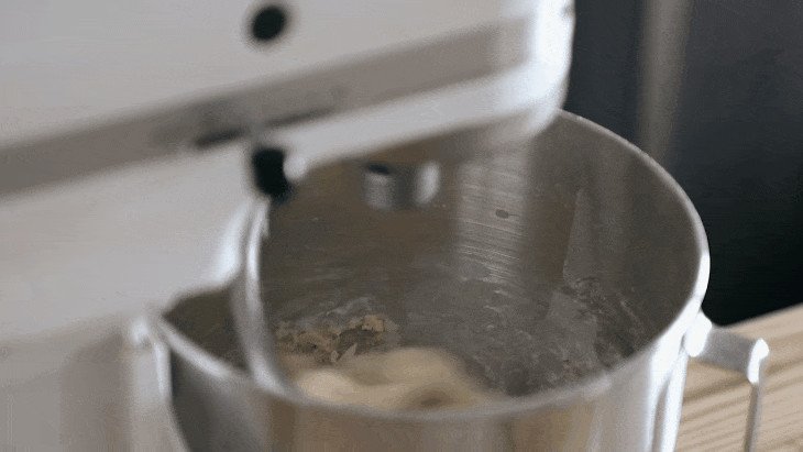 Thực hiện kiểm tra Windowpane cho bột vỏ bánh hamburger