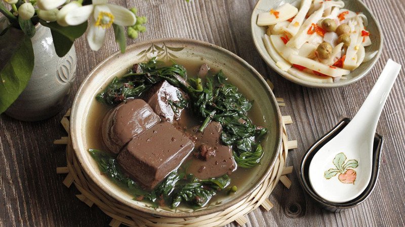 Tiết gà bao nhiêu calo và lợi ích dinh dưỡng cho người ăn kiêng