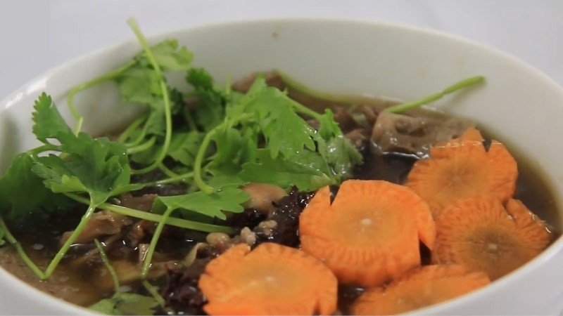 Tim lợn hầm thuốc bắc thơm ngon, bổ dưỡng