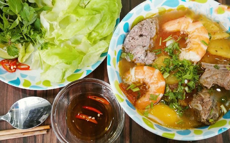 Tô bánh canh cua đồng thơm ngon và hấp dẫn