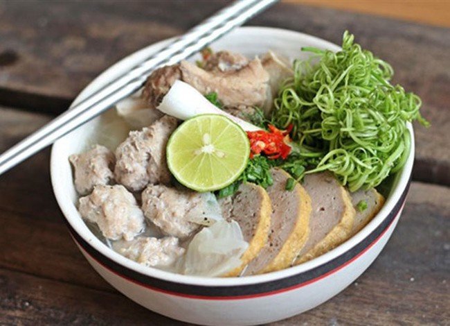 Tô bún mọc sườn non hoàn chỉnh