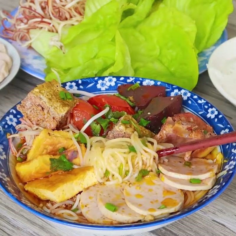 Tô bún riêu cua miền Nam thành phẩm