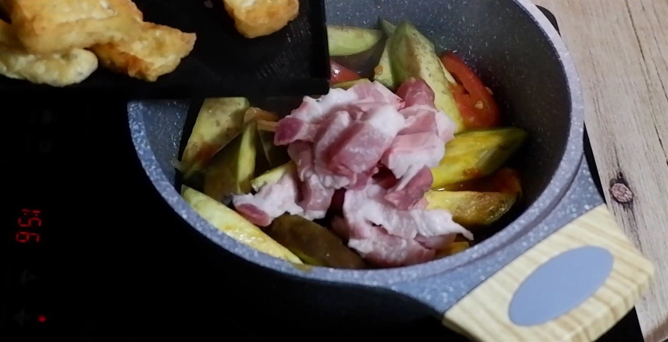 Tô canh cà tím lá lốt đã hoàn thành, sẵn sàng thưởng thức