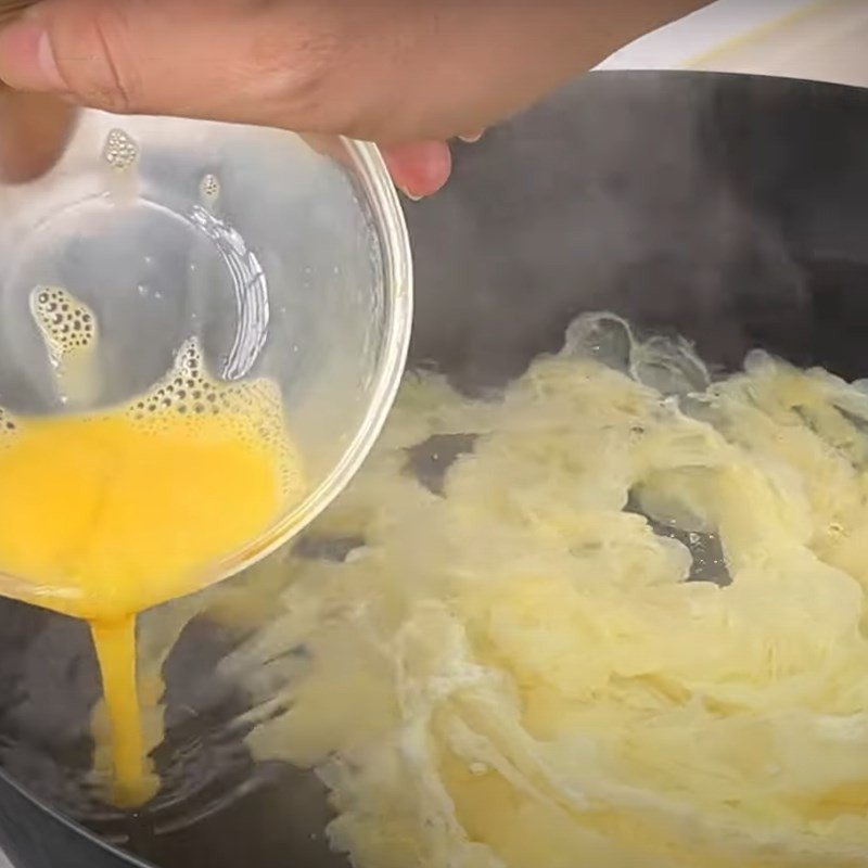 Tô canh rong biển trứng đã hoàn thành, thơm ngon