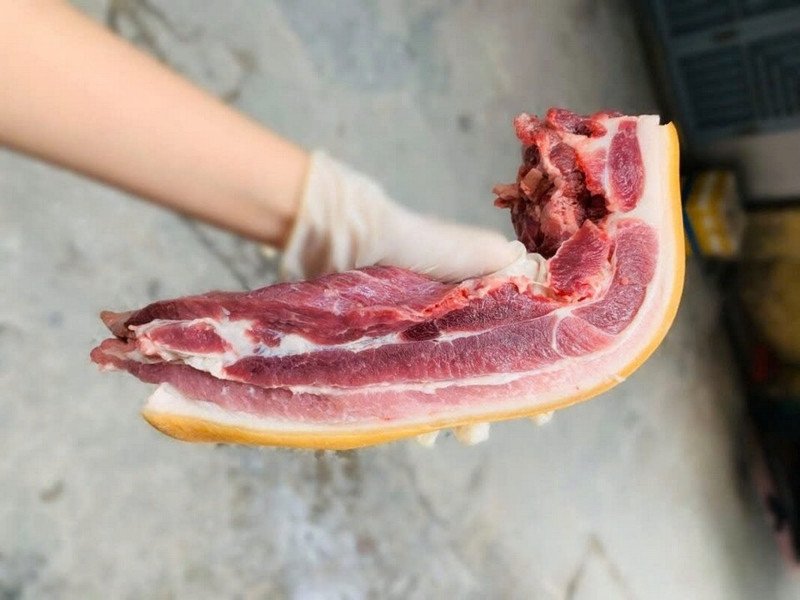 Tổng hợp các nguyên liệu cần thiết để chế biến món thịt nai xào sả ớt