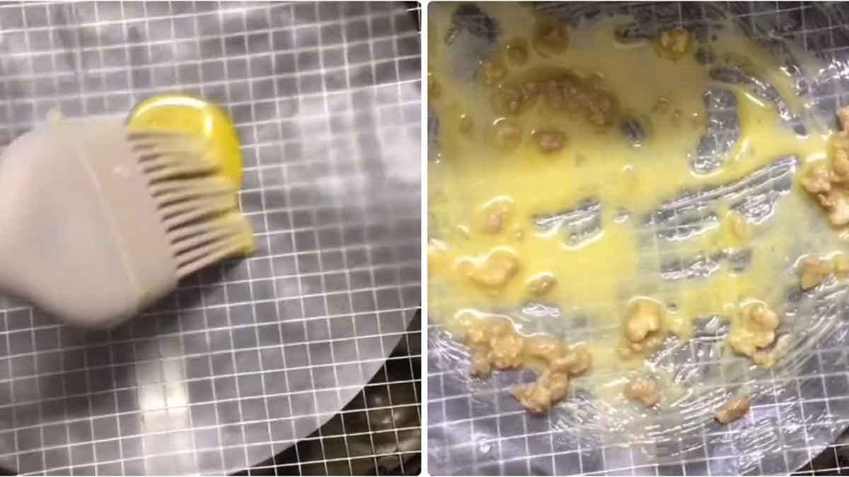 Trứng gà đã đánh tan và thịt băm xào hành tím chuẩn bị cho bánh tráng nướng