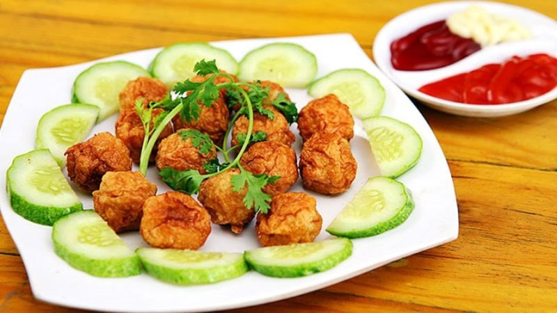 Tự làm cá viên chiên tại nhà có thể vừa đảm bảo vệ sinh vừa kiểm soát được lượng calo