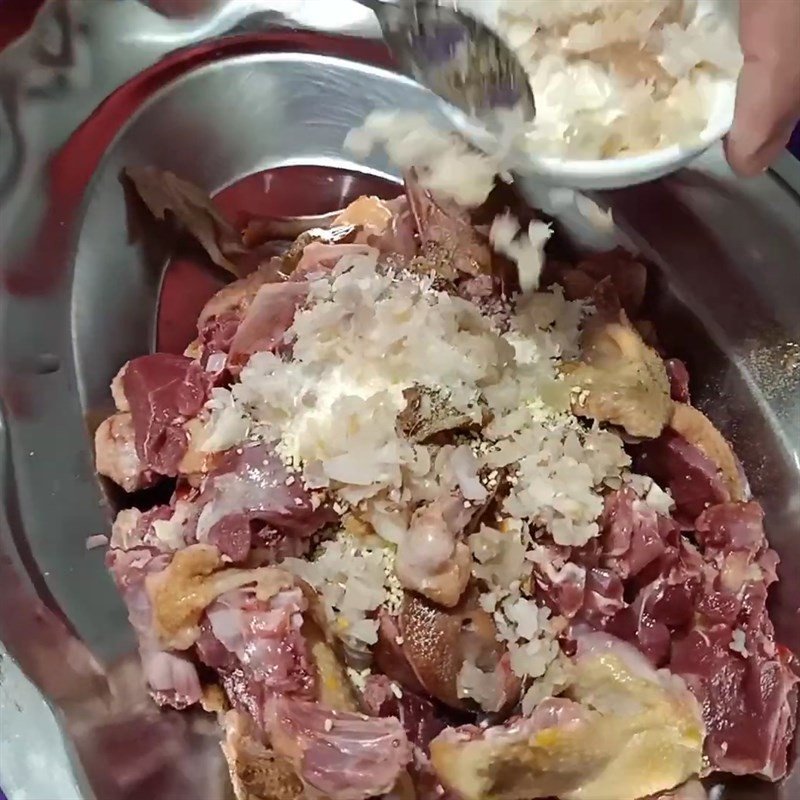 Ướp bồ câu để xào