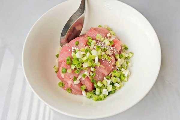 Ướp gia vị cho nhân bánh xèo miền Trung thơm ngon