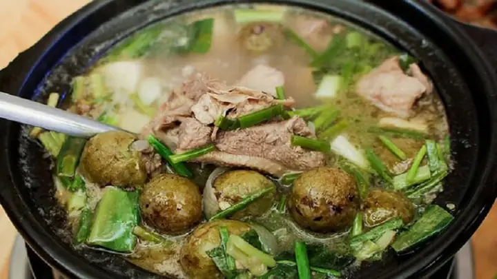 Hướng Dẫn Chi Tiết Cách Nấu Vịt Om Sấu Rau Rút Ngon Chuẩn Vị