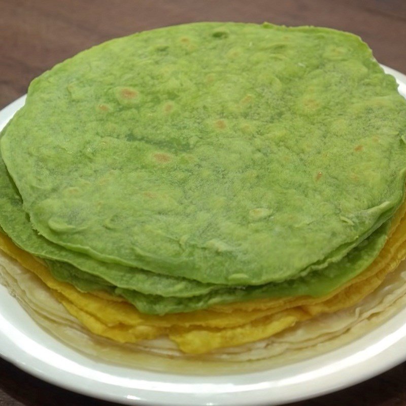 Vỏ bánh tortilla chín vàng nhẹ, có vết xém đẹp mắt