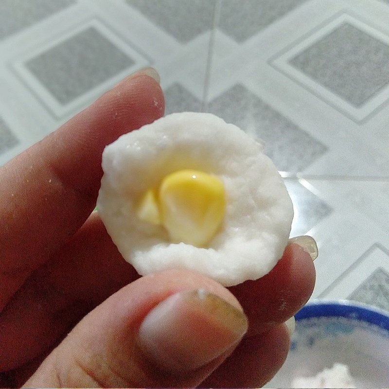 Vo tròn trân châu bọc hạt bắp cho món chè