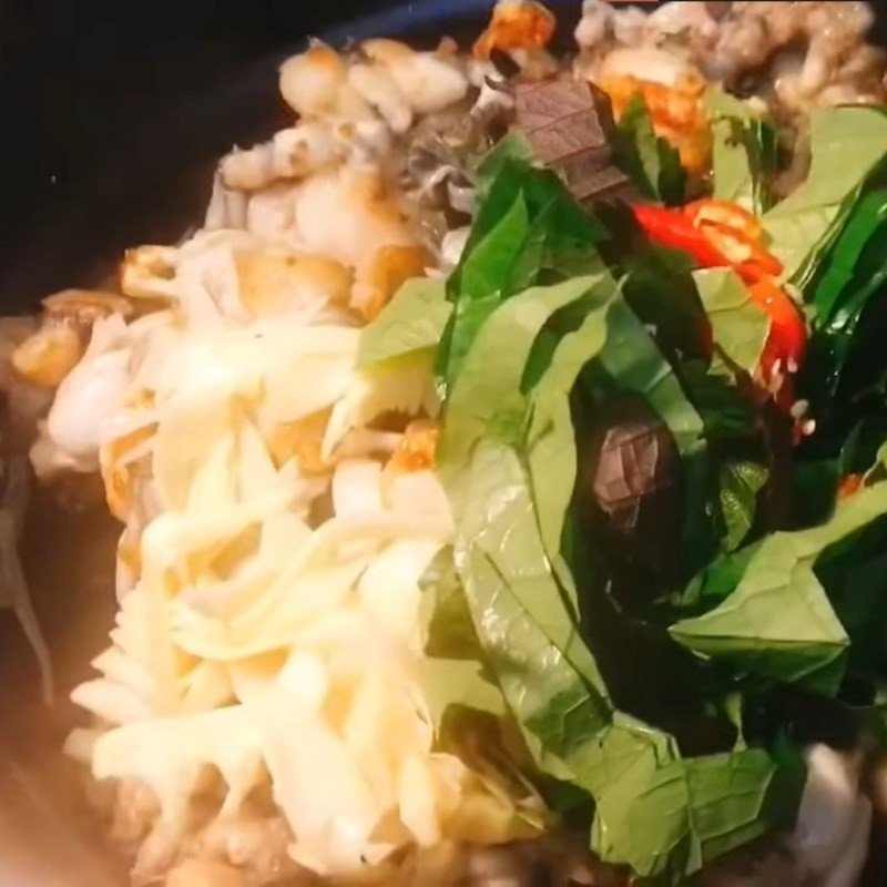 Xào ếch với măng