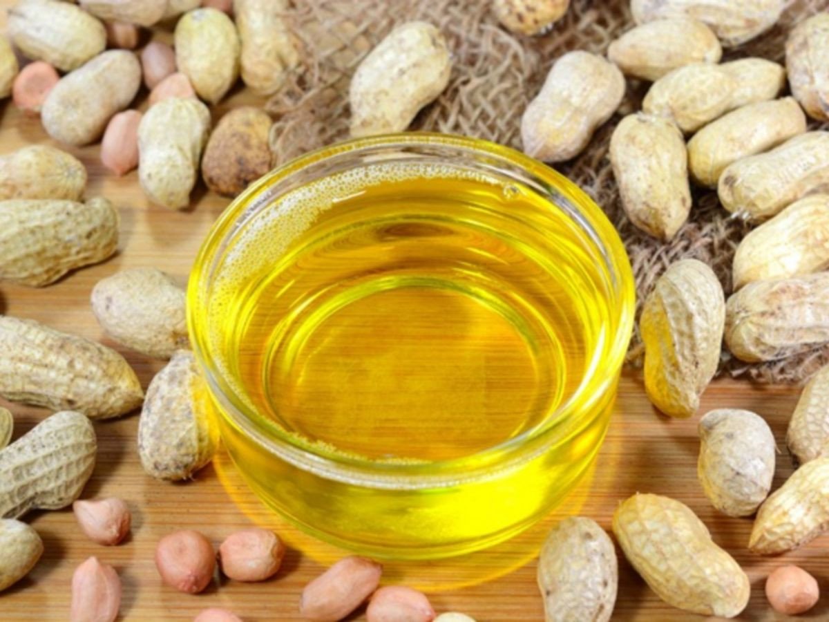 Xào gà thơm lừng cho món mì Quảng gà