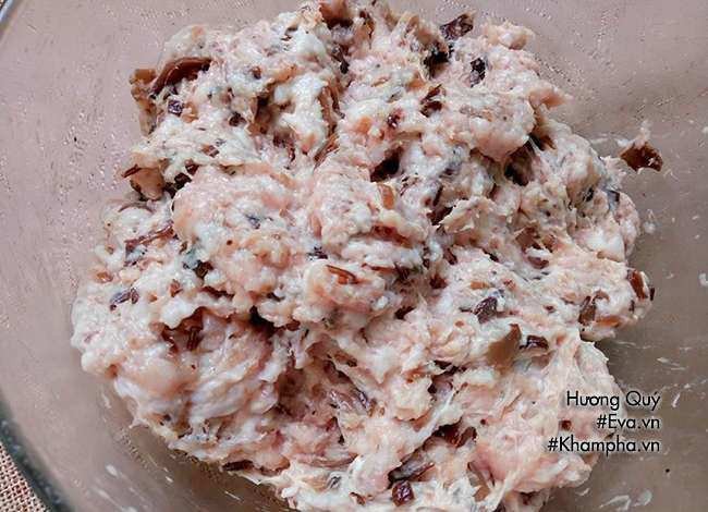 Xay mọc cho món bún mọc chân giò