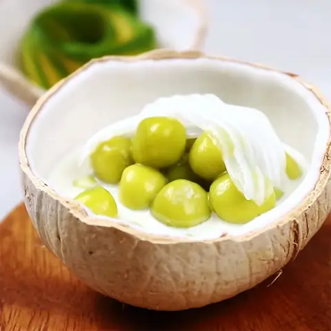 Cuối tuần có bát chè bơ cốt dừa này để thưởng thức thì tuyệt.