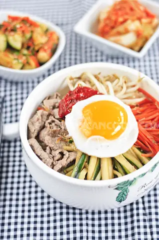 Thèm Bibimbap – Cơm trộn Hàn Quốc