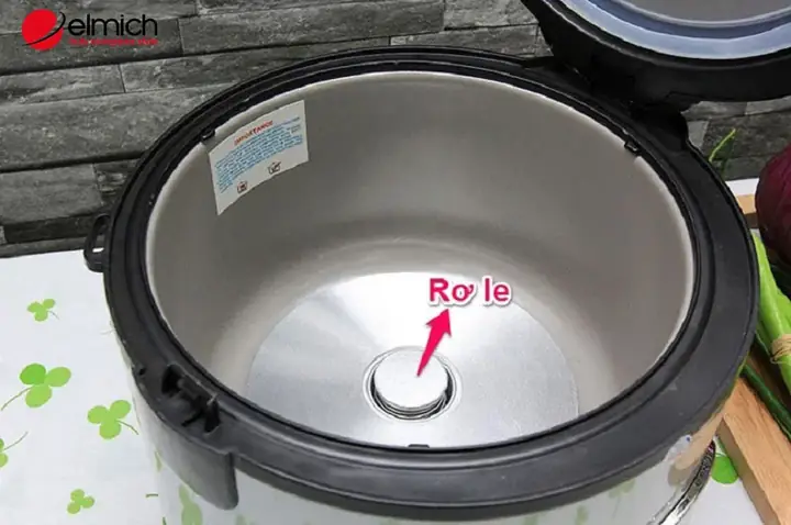 2.4. Do rơ le của nồi có vấn đề 2.4. Do rơ le của nồi có vấn đề