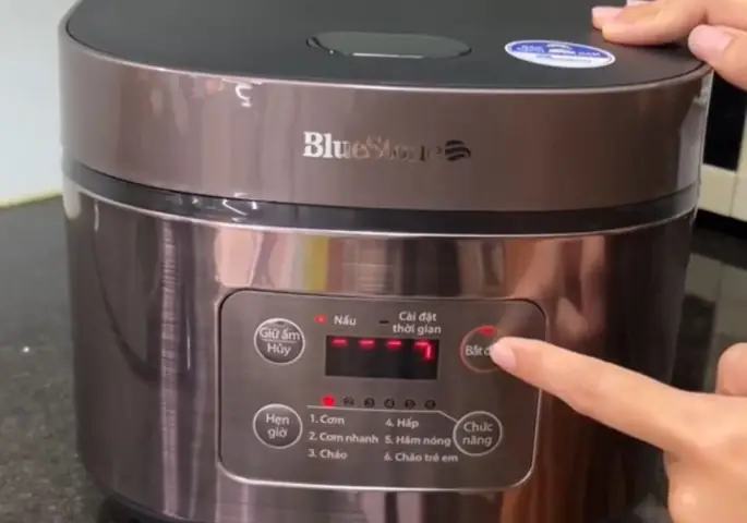 Bước 2: Nấu cơm