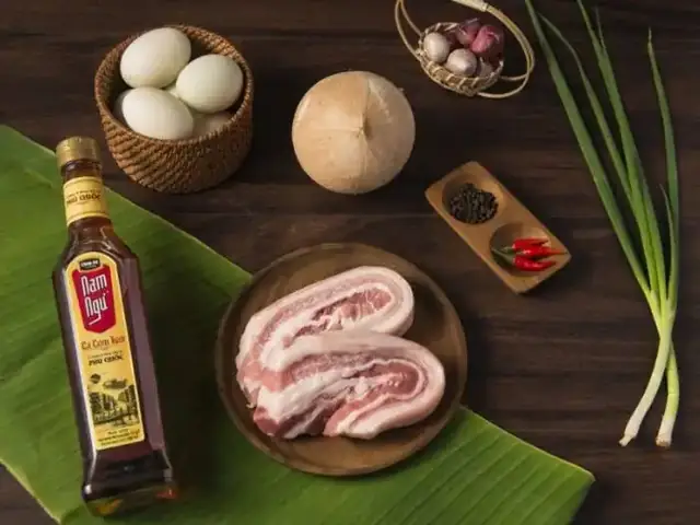 Nguyên Liệu Nấu Thịt Kho Tàu