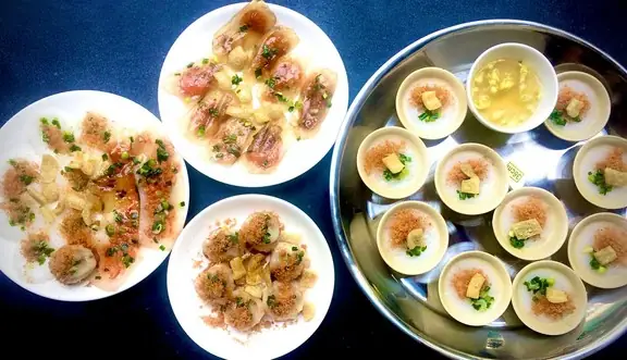 Review Quán Bánh Bèo Huế O Trinh: Trải Nghiệm Hương Vị Thuần Châu Á Tại Quận 1