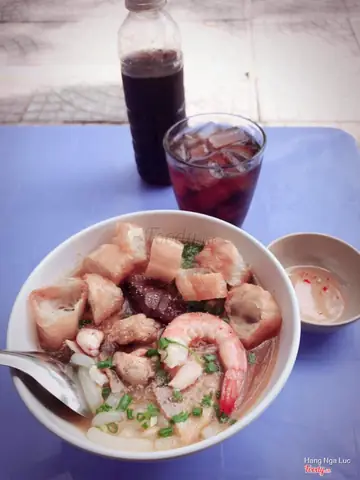 Bánh Canh Cua Dì Năm: Đánh Giá Chi Tiết Quán Ăn Nổi Tiếng Bùi Viện