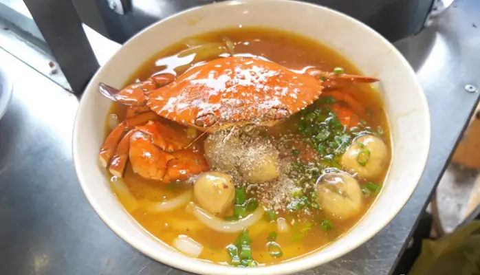 Bánh Canh Cua Dì Năm: Đánh Giá Chi Tiết Quán Ăn Nổi Tiếng Bùi Viện
