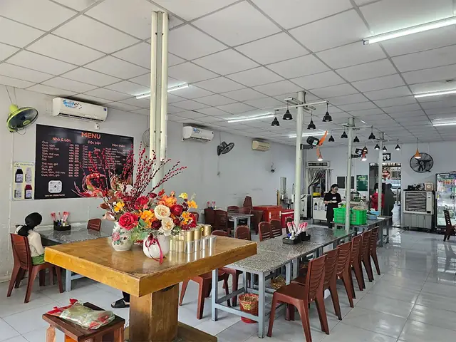 Bánh Canh Cua Ngọc Thanh: Đánh Giá Chi Tiết Từ Nước Dùng Đến Topping Tại Quán 11 Lương Khải Siêu