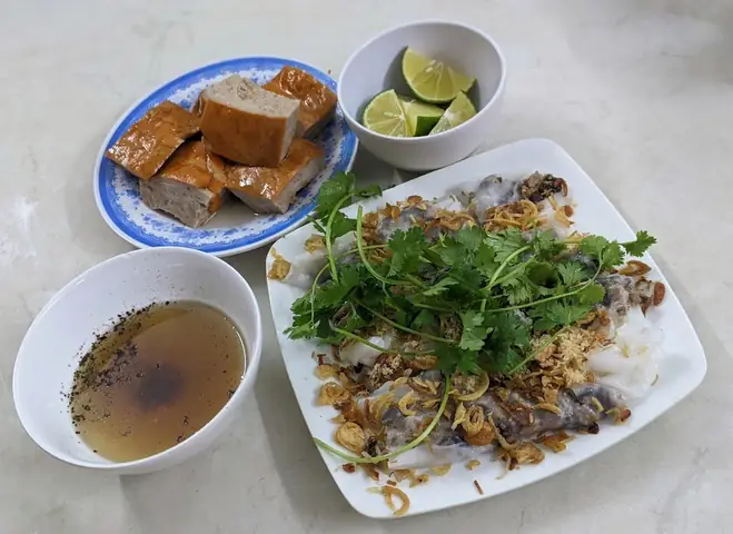 Bánh Cuốn Gia Truyền Thanh Vân: Đánh Giá Chi Tiết Quán Bánh Cuốn Hàng Gà Hà Nội