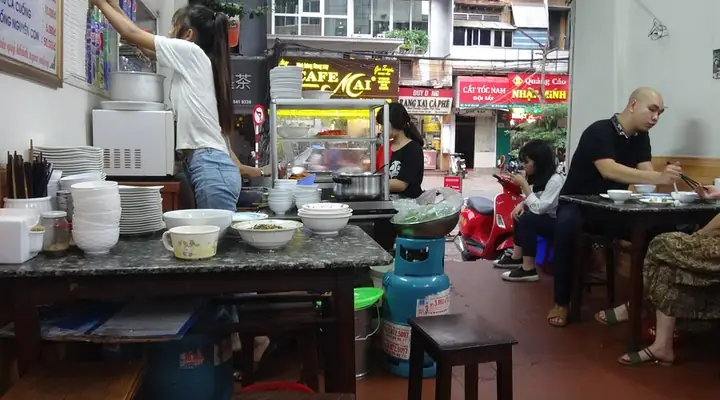 Bánh Cuốn Gia Truyền Thanh Vân: Đánh Giá Chi Tiết Quán Bánh Cuốn Hàng Gà Hà Nội