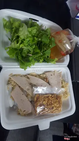 Hải Huệ Bánh Cuốn Nóng: Đánh Giá Chi Tiết Quán Ăn Phong Cách Miền Trung Ở Đà Nẵng