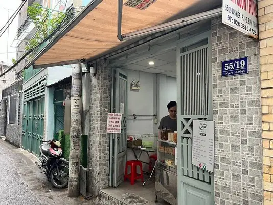 Bánh Cuốn Trứng Vạn Kiếp: Review Chi Tiết Quán Ăn Đặc Sắc Ở Sài Gòn Bánh Cuốn Trứng Vạn Kiếp: Review Chi Tiết Quán Ăn Đặc Sắc Ở Sài Gòn