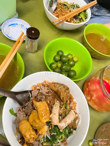 Đánh Giá Chi Tiết Quán Bánh Đa Cua Phùng Hưng: Trải Nghiệm Ẩm Thực Phố Cổ Hà Nội Đánh Giá Chi Tiết Quán Bánh Đa Cua Phùng Hưng: Trải Nghiệm Ẩm Thực Phố Cổ Hà Nội