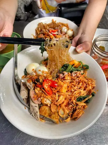 Hướng Dẫn Chi Tiết Cách Làm Bánh Đa Trộn Như Mây Tại Nhà