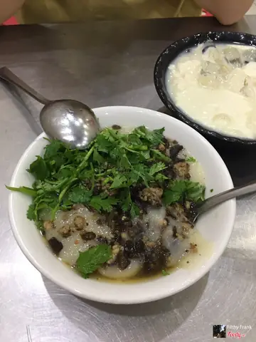 Bánh Đúc Nóng Thanh Tùng: Quán Ăn Vỉa Hè Phải Thử Khi Đến Hà Nội Bánh Đúc Nóng Thanh Tùng: Quán Ăn Vỉa Hè Phải Thử Khi Đến Hà Nội